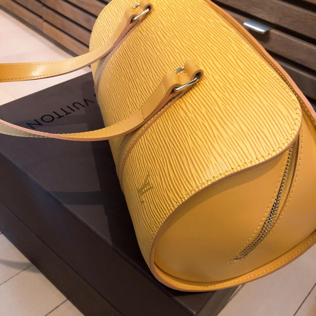 LOUIS VUITTON(ルイヴィトン)のルイヴィトン エピ  レディースのバッグ(ハンドバッグ)の商品写真