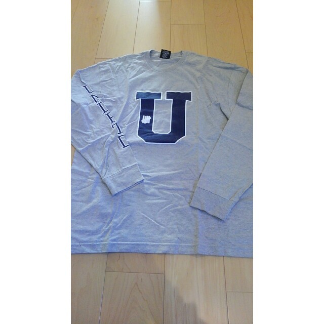 UNDEFEATED(アンディフィーテッド)のUNDEFEATED 　ロンT  XL  グレー メンズのトップス(Tシャツ/カットソー(七分/長袖))の商品写真