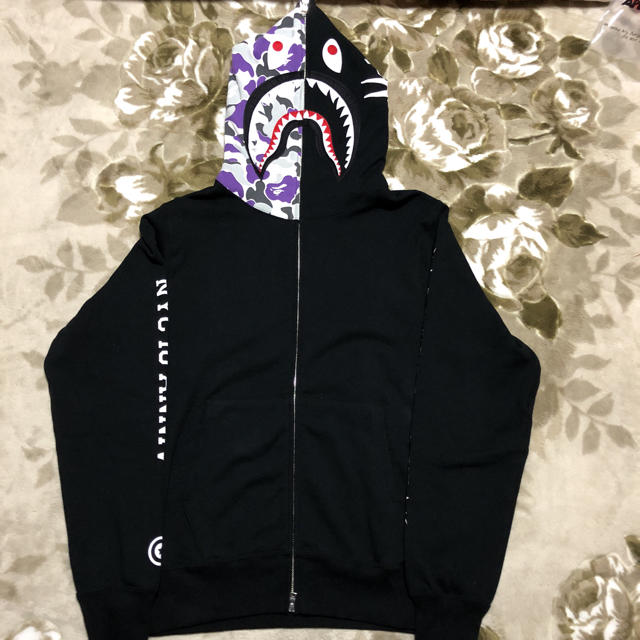 トップスape BAPE NY10周年 10周年 限定 パーカー 迷彩 シャークパーカー