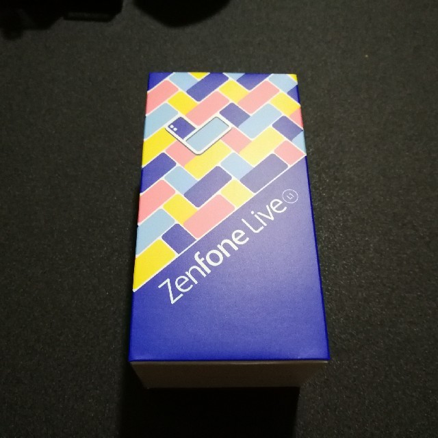 ASUS(エイスース)のASUS ZenFone Live (L1) ミッドナイトブラック 新品未開封 スマホ/家電/カメラのスマートフォン/携帯電話(スマートフォン本体)の商品写真