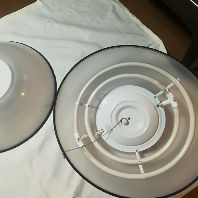 KOIZUMI(コイズミ)のペンダントライト　と蛍光灯のセット インテリア/住まい/日用品のライト/照明/LED(天井照明)の商品写真