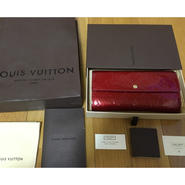 LOUIS VUITTON(ルイヴィトン)のルイヴィトン ヴェルニ 長財布 レディースのファッション小物(財布)の商品写真
