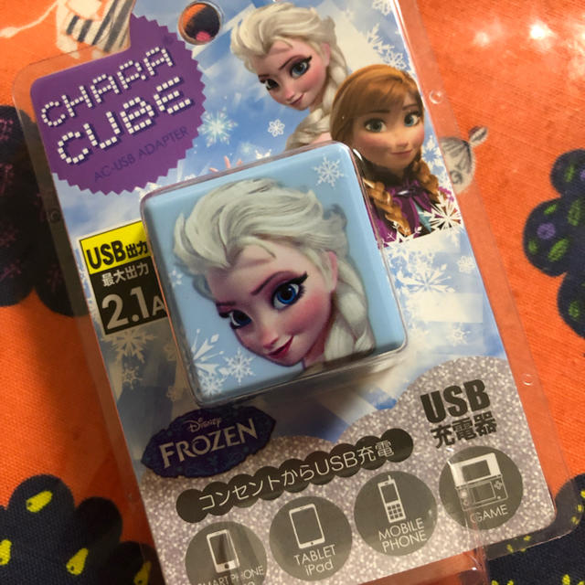 Disney(ディズニー)のアナと雪の女王*･゜エルサ * USBアダプター 高速２.1A 可愛い！ スマホ/家電/カメラのスマートフォン/携帯電話(バッテリー/充電器)の商品写真