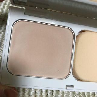 ボビイブラウン(BOBBI BROWN)のボビィブラウン スキン ウェイトレス パウダー ファンデーション ポーセリン(ファンデーション)