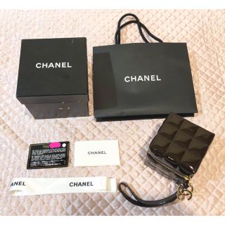 シャネル(CHANEL)のシャネル サイコロキューブポーチ エナメルブラウン(ポーチ)