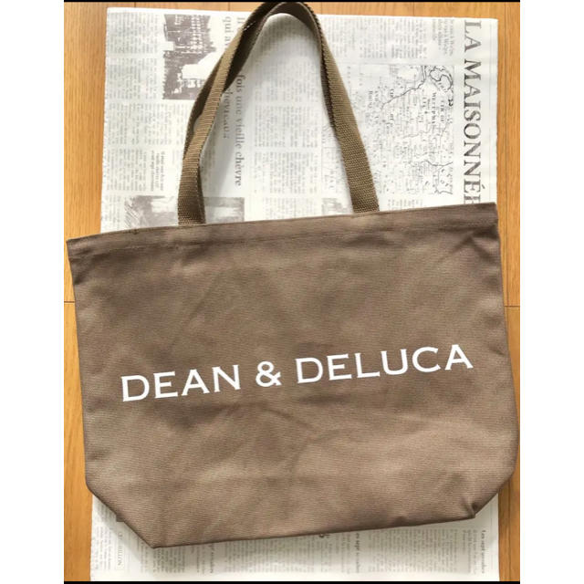 DEAN & DELUCA(ディーンアンドデルーカ)の未使用DEAN & DELUCAモカベージュ Lサイズ レディースのバッグ(トートバッグ)の商品写真