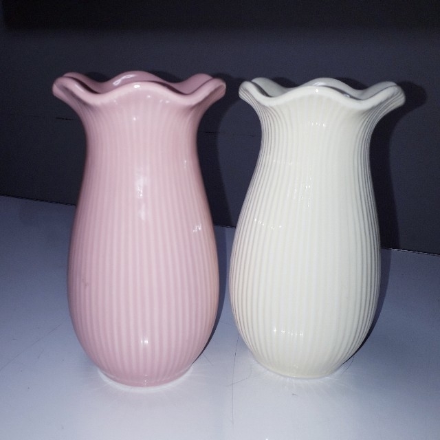 【日本製陶器】花瓶S　ピンク&ホワイト インテリア/住まい/日用品のインテリア小物(花瓶)の商品写真