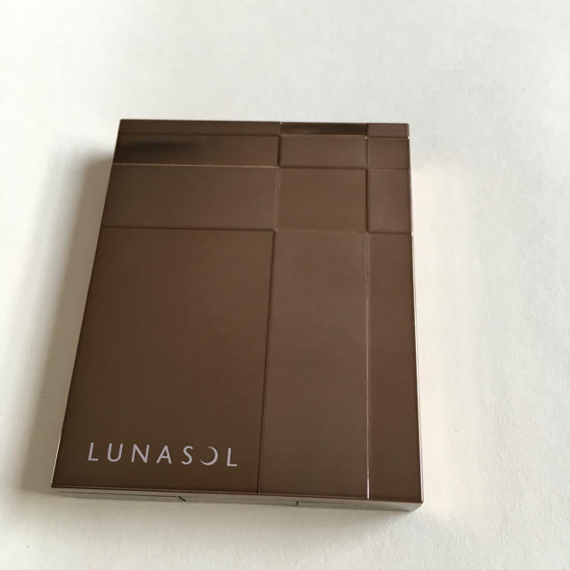 LUNASOL(ルナソル)のルナソル アイシャドウパレット コスメ/美容のベースメイク/化粧品(アイシャドウ)の商品写真