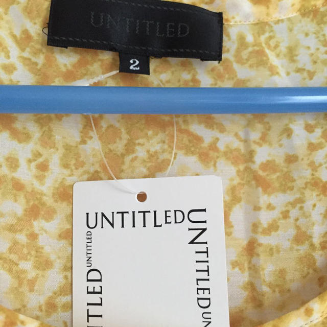 UNTITLED(アンタイトル)の新品✨UNTITLE黄色ノースリーブ✨ レディースのトップス(カットソー(半袖/袖なし))の商品写真