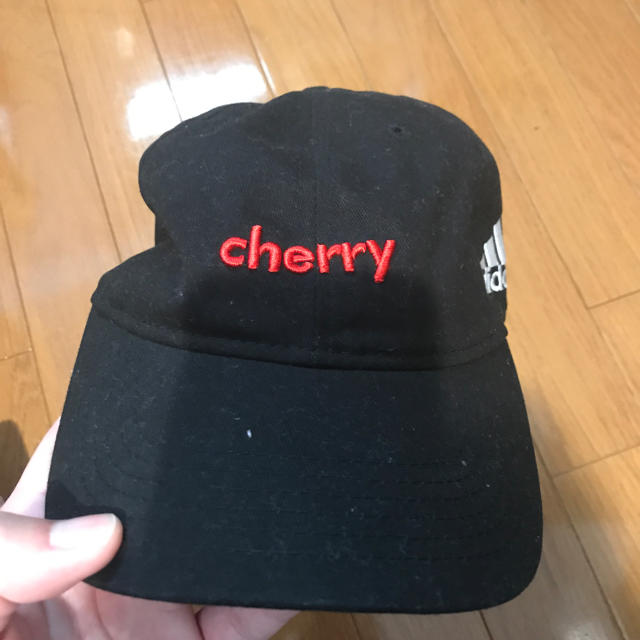 cherry ✖ adidas  コラボキャップ  店頭限定 完売品