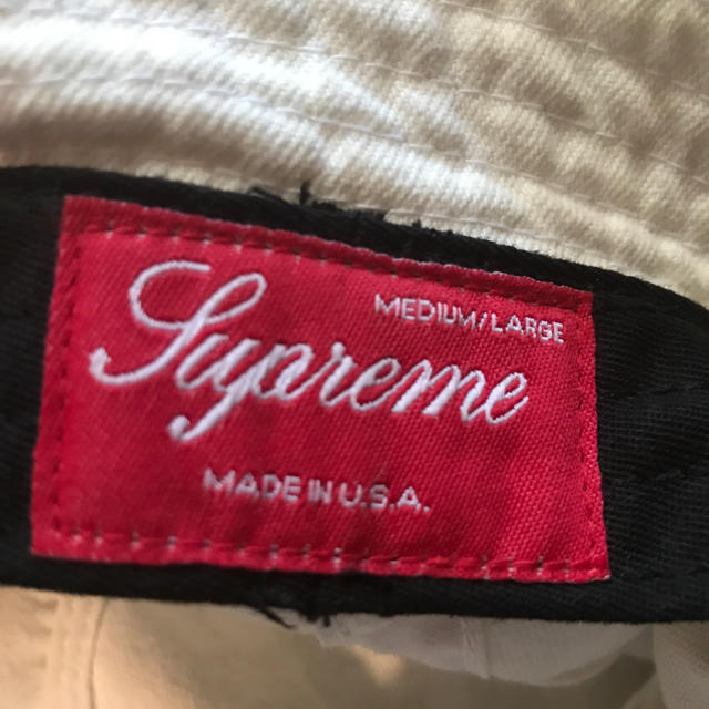 Supreme(シュプリーム)のsupreme ×betty デニムハット ホワイト M/L メンズの帽子(ハット)の商品写真