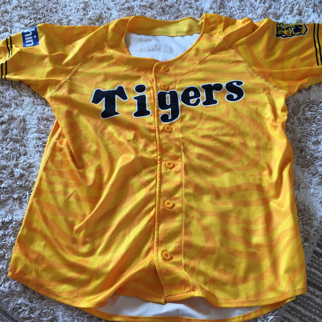 阪神タイガース(ハンシンタイガース)の最安値！Tigers ユニホーム タイガース スポーツ/アウトドアの野球(応援グッズ)の商品写真