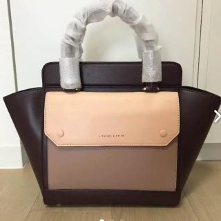 チャールズアンドキース(Charles and Keith)のCHARLES & KEITH ハンドバッグ(ハンドバッグ)