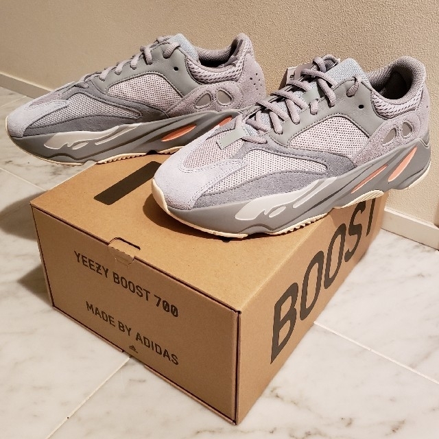 adidas(アディダス)のadidas yeezy boost 700 27.0cmイナーシャ 新品未使用 メンズの靴/シューズ(スニーカー)の商品写真