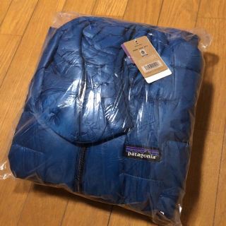 パタゴニア(patagonia)のパタゴニア　マイクロパフフーディ サイズM or L 新品タグ付き ブルー(ナイロンジャケット)