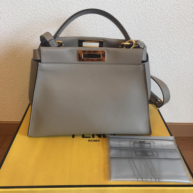 FENDI(フェンディ)の本日まで出品 最終価格 本物 超美品 ピーカブー  トルトラ べっ甲 レディースのバッグ(ショルダーバッグ)の商品写真