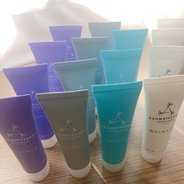 AROMATHERAPY ASSOCIATES(アロマセラピーアソシエイツ)のaromatherapy associates アメニティ15本セット コスメ/美容のキット/セット(サンプル/トライアルキット)の商品写真