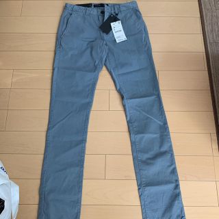 ザラ(ZARA)のZARA チノパン 春夏物 新品 ベルト付き(チノパン)