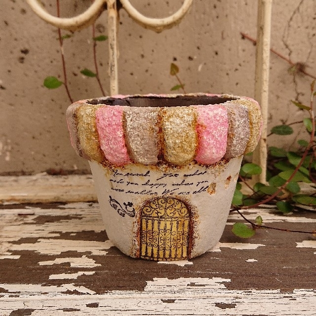 リメ鉢 ハウス型 ピンク系の通販 By 砂漠のバラ屋 ラクマ
