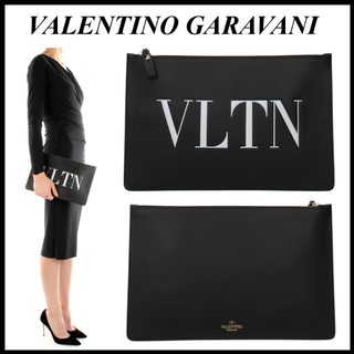 ヴァレンティノガラヴァーニ(valentino garavani)の【訳あり】VALENTINO GARAVANI VLTN ポーチ 送料込(クラッチバッグ)