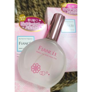 フィアンセ(FIANCEE)のフィアンセ パルファンドトワレ(香水(女性用))