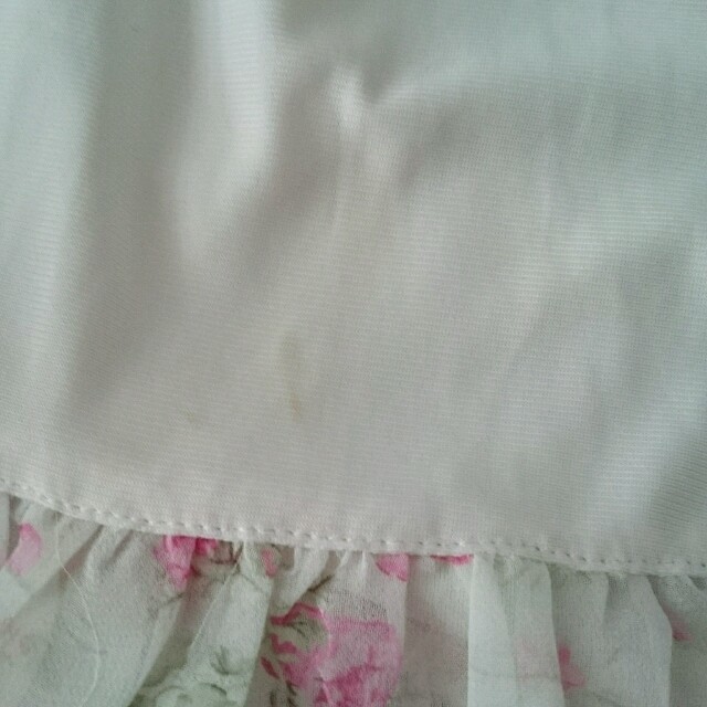 L'EST ROSE(レストローズ)の花柄スカート レディースのスカート(ひざ丈スカート)の商品写真