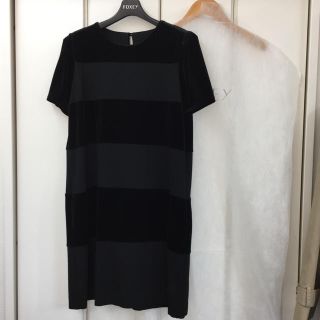 フォクシー(FOXEY)の美品！FOXEY NEW YORK VELOUR NOIR BORDER(42)(ひざ丈ワンピース)