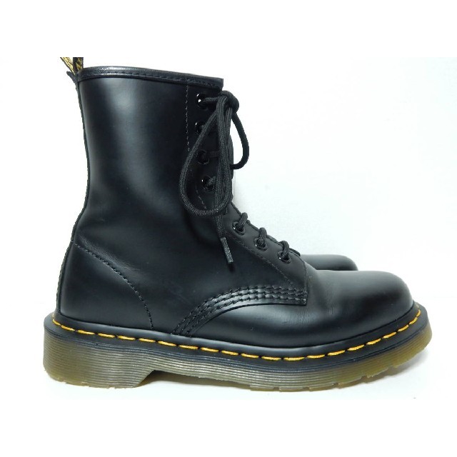 アイコンと Dr.Martens by Vivienne Waistfat|ドクターマーチンなら