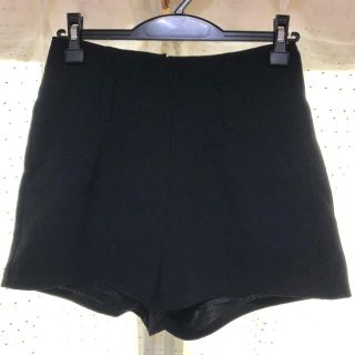 グースィー(goocy)のgoocy_黒ショートパンツ(ショートパンツ)