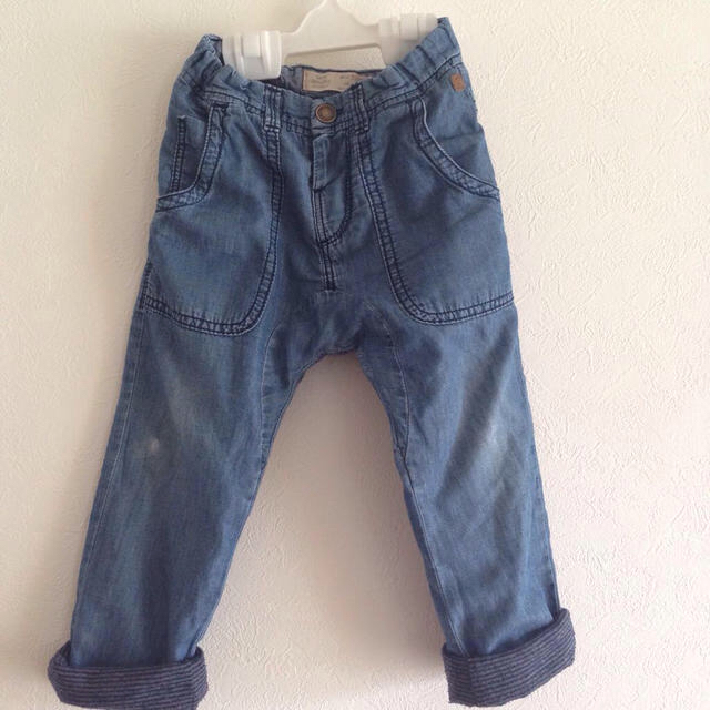 ZARA KIDS(ザラキッズ)のbabyzara サルエルデニム94cm キッズ/ベビー/マタニティのキッズ服男の子用(90cm~)(その他)の商品写真