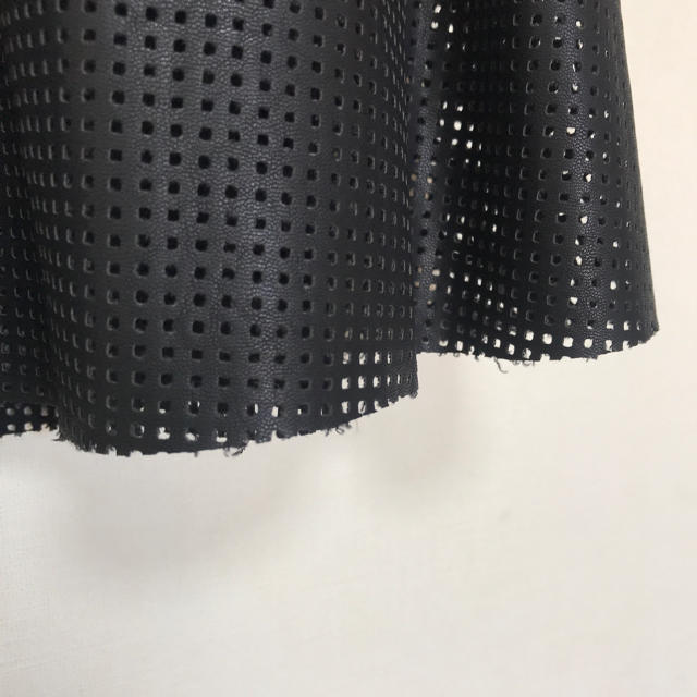 ZARA(ザラ)のZARA フェイクレザー スカート Ｓ ブラック レディースのスカート(ひざ丈スカート)の商品写真