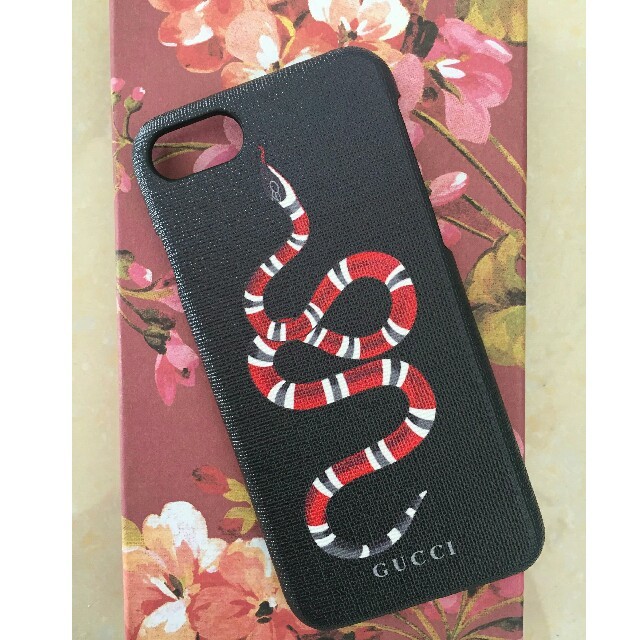 Gucci - Iphoneケース　グッチ　　アイフォンケース
の通販 by CharityChapman's shop｜グッチならラクマ