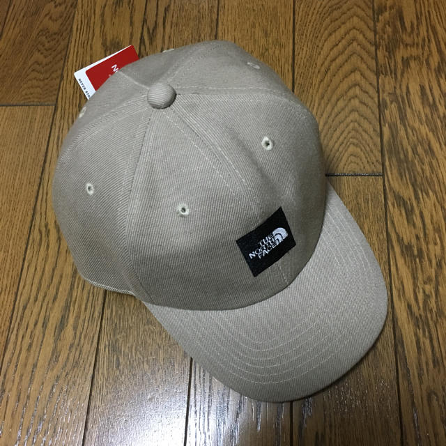 THE NORTH FACE(ザノースフェイス)のノースフェイス スクエアロゴキャップ ベージュ メンズの帽子(キャップ)の商品写真