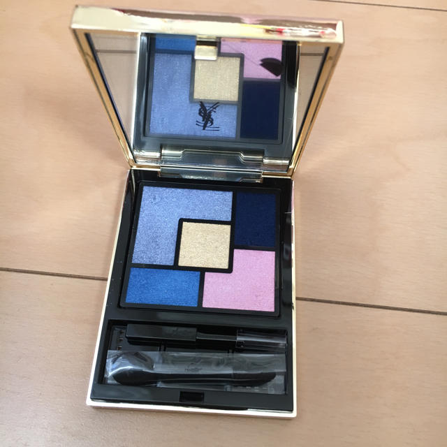 Yves Saint Laurent Beaute(イヴサンローランボーテ)のイヴサンローラン アイシャドウ コスメ/美容のベースメイク/化粧品(アイシャドウ)の商品写真