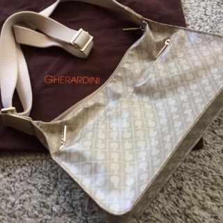 ゲラルディーニ(GHERARDINI)の美品♪ ゲラルディーニ ショルダーバッグ(ショルダーバッグ)