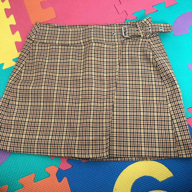 FOREVER 21(フォーエバートゥエンティーワン)のミニスカート レディースのスカート(ミニスカート)の商品写真