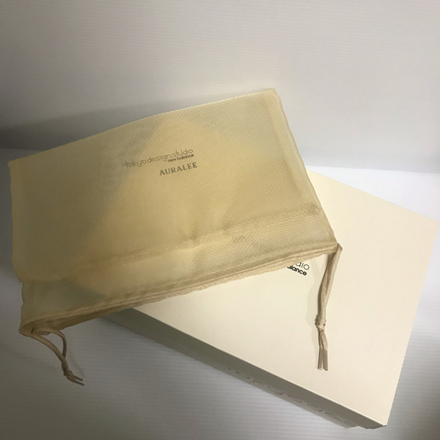 100%新品高品質 New Balance - AURALEE TOKYO DESIGN STUDIO New Balanceの通販 by ①全て本物②素早い対応③信用◎|ニューバランスならラクマ 全国無料2022