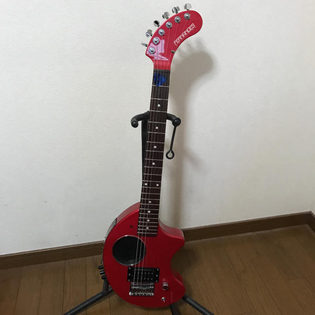 Fernandes(フェルナンデス)のフェルナンデス デジゾー ハイパー レッド 楽器のギター(エレキギター)の商品写真