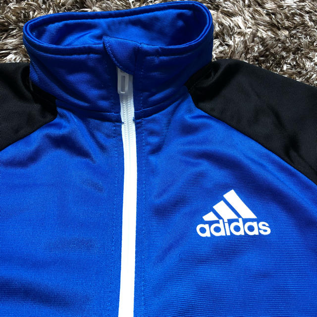 adidas(アディダス)のめぐり様専用    adidas 裏起毛１30〜140ジップアップ   キッズ/ベビー/マタニティのキッズ服男の子用(90cm~)(ジャケット/上着)の商品写真