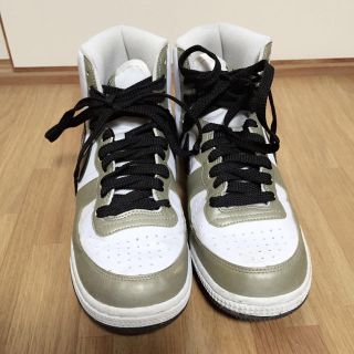 ナイキ(NIKE)のスニーカー(スニーカー)