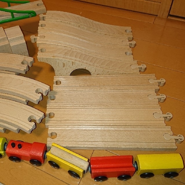 IKEA(イケア)のIKEA  木製電車レールセット キッズ/ベビー/マタニティのおもちゃ(電車のおもちゃ/車)の商品写真