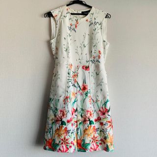 ザラ(ZARA)のZARA花柄ワンピース結婚式パーティー(ひざ丈ワンピース)