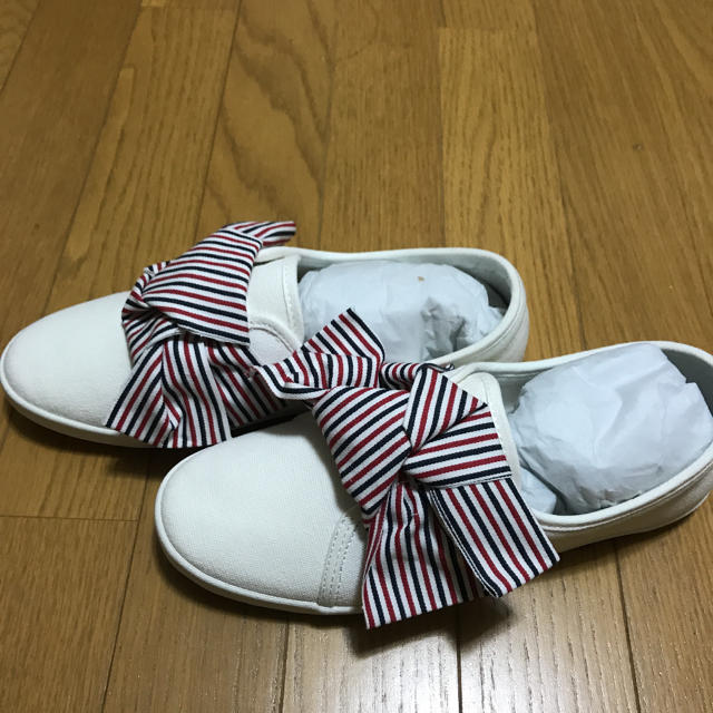niko and...(ニコアンド)のニコアンド❤︎リボン❤︎スリッポンスニーカー レディースの靴/シューズ(スリッポン/モカシン)の商品写真