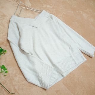 アイボリーコート(ivory court)のivory court *新品 Vネックニット*(ニット/セーター)