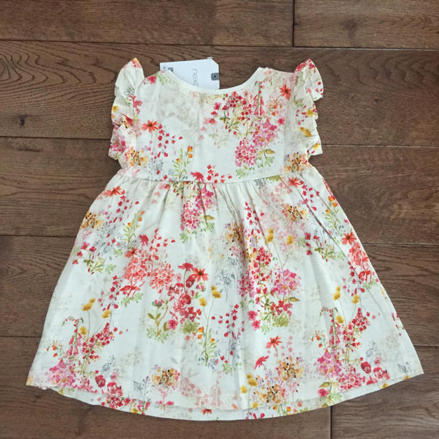 NEXT(ネクスト)の新品♡next♡袖フリル付き 花柄ワンピース 80-86 キッズ/ベビー/マタニティのベビー服(~85cm)(ワンピース)の商品写真