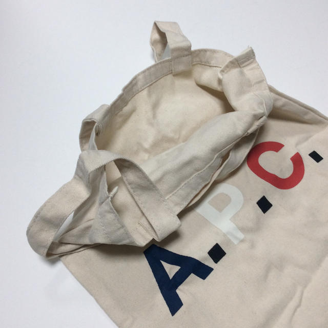 A.P.C(アーペーセー)の新品未使用【A.P.C×BAILA ロゴ入りBIGキャンバストートバッグ】②ラメ レディースのバッグ(トートバッグ)の商品写真