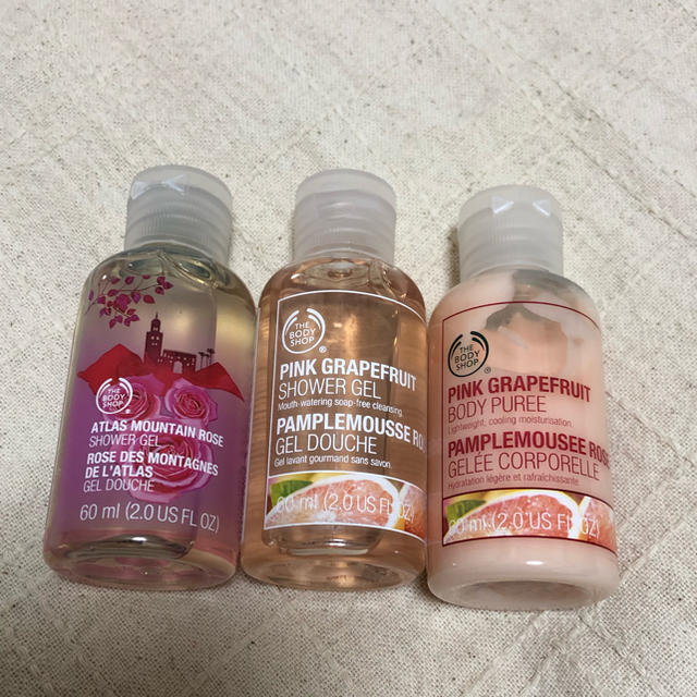 THE BODY SHOP(ザボディショップ)のTHE BODY SHOP ボディシャンプー ボディローション 3本セット コスメ/美容のボディケア(ボディソープ/石鹸)の商品写真