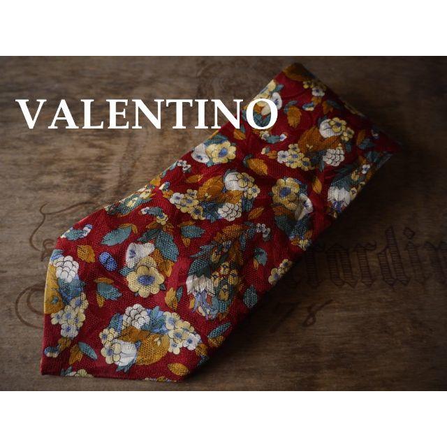 VALENTINO(ヴァレンティノ)のヴァレンティノ ネクタイ 濃赤系花柄 伊製 シルク 中古 メンズのファッション小物(ネクタイ)の商品写真