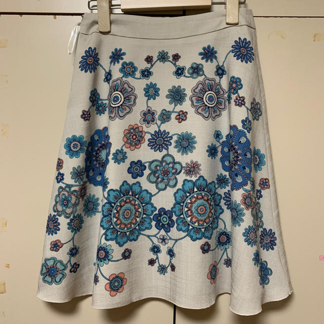 SunaUna(スーナウーナ)のお値下げ❣️SunaUna  スカート＆カーディガン レディースのスカート(ひざ丈スカート)の商品写真
