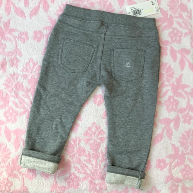 PETIT BATEAU(プチバトー)の《お値下げ》新品 プチバトー♡ スウェットパンツ グレー 24m 86cm キッズ/ベビー/マタニティのベビー服(~85cm)(パンツ)の商品写真